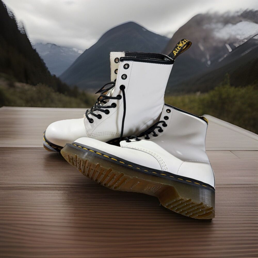 Doc Martens 1460 White AirWair Boots Womens 8 Leather Combat Lace Up Chunky - Picture 2 of 13